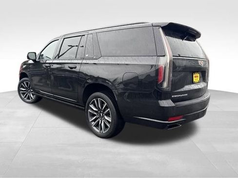 Used 2022 Cadillac Escalade ESV Sport w/ Touring Package image 5