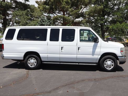 Used 2012 Ford E-350 and Econoline 350 XLT RWD image 3
