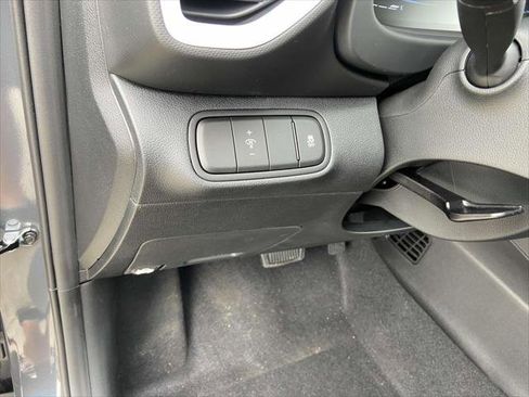 New 2025 Hyundai Venue Limited image 11