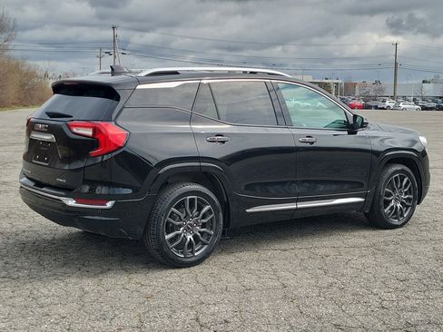 Used 2023 GMC Terrain Denali w/ Black Diamond Edition image 5