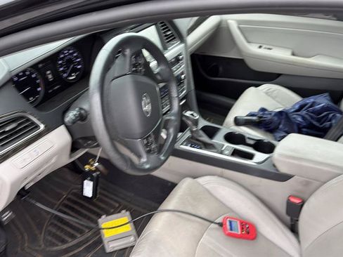 Used 2017 Hyundai Sonata Limited w/ Tech Package 03 FWD image 7