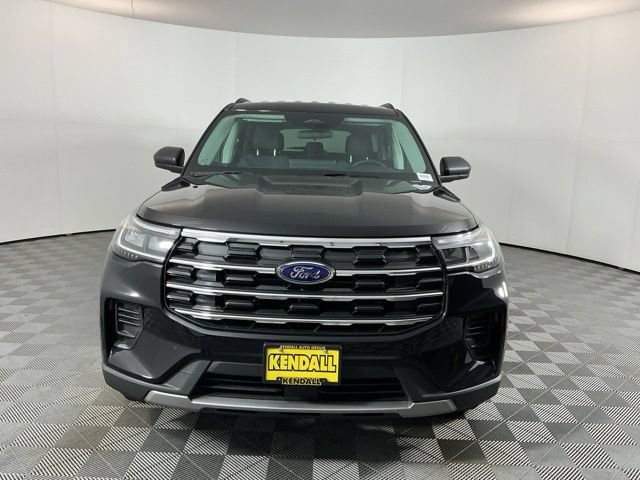 Used 2026 Ford Explorer Active AWD/4WD image 2