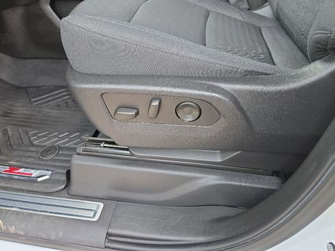 Used 2024 Chevrolet Silverado 2500 LT AWD/4WD image 51