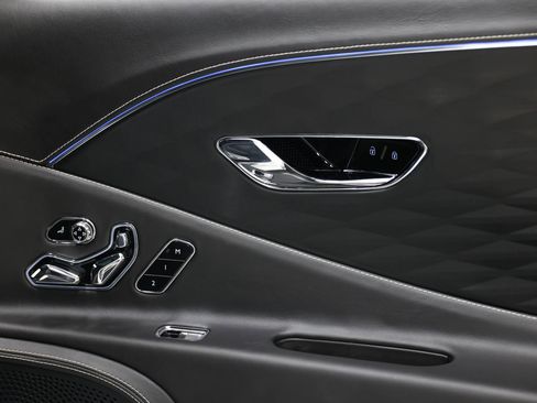 Used 2020 Bentley Flying Spur W12 image 88