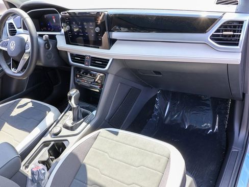 New 2025 Volkswagen Taos SE image 40