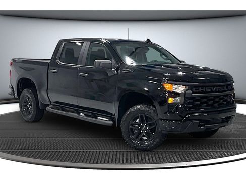New 2026 Chevrolet Silverado 1500 Custom Trail Boss w/ Midnight Edition AWD/4WD image 2