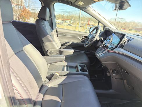 Used 2023 Honda Odyssey Sport image 34