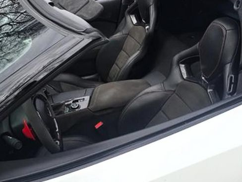 Used 2019 Chevrolet Corvette Z06 RWD image 2