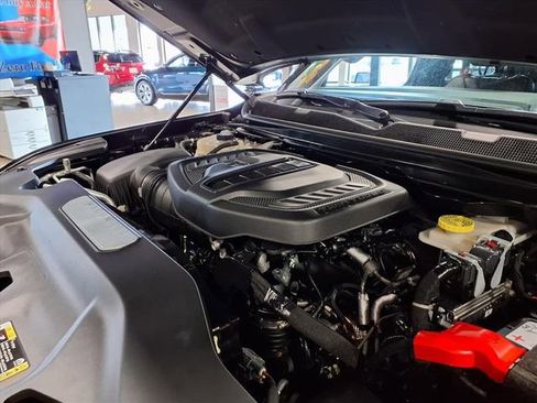 Used 2024 Jeep Wagoneer L Series II w/ Flexible Seating Group image 12