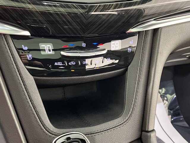 Used 2023 Cadillac XT6 Premium Luxury FWD image 28