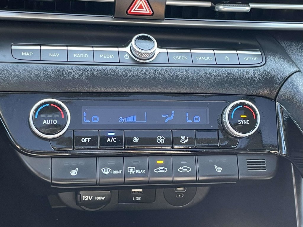 Used 2025 Hyundai Elantra SEL FWD image 39