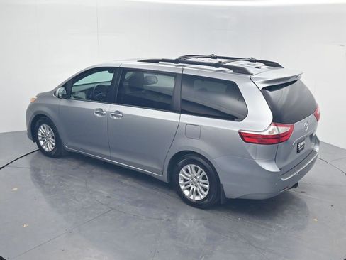 Used 2015 Toyota Sienna XLE image 56