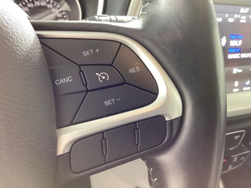 Used 2018 Jeep Compass Latitude w/ Popular Equipment Group image 23