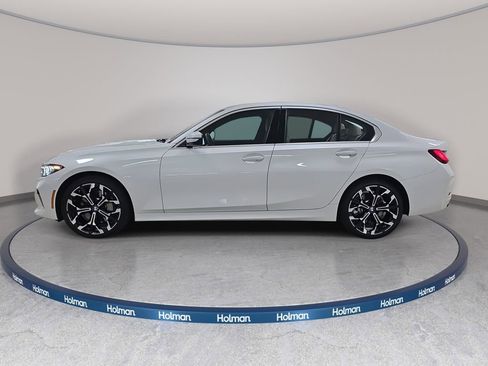 Used 2025 BMW 330i Sedan w/ M Sport Package image 11
