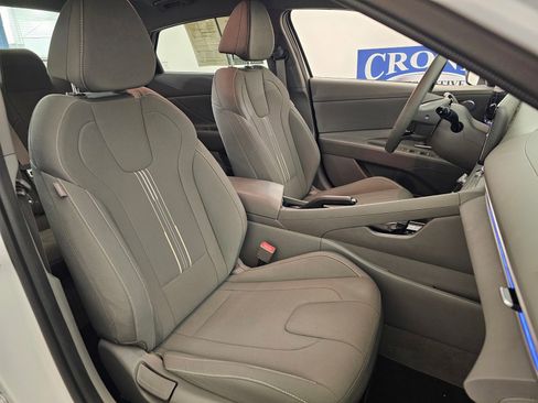Used 2024 Hyundai Elantra SEL image 29