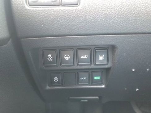 Used 2018 Nissan Rogue SL w/ Premium Package image 20