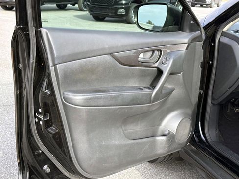 Used 2020 Nissan Rogue S image 20