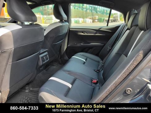 Used 2025 Toyota Camry SE image 16