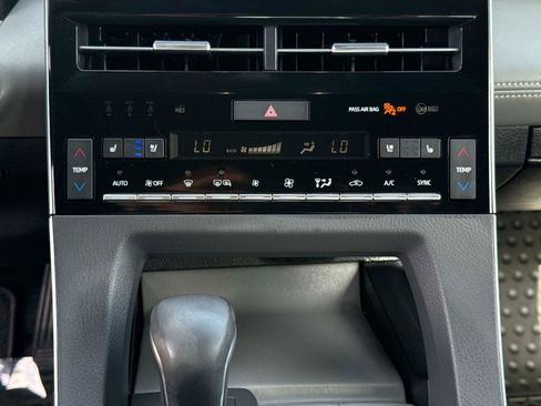Used 2019 Toyota Avalon Limited FWD image 24