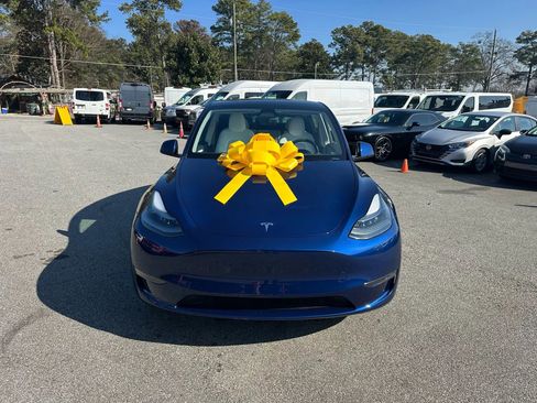 Used 2024 Tesla Model Y 2WD image 5