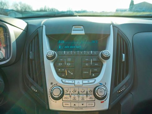 Used 2013 Chevrolet Equinox LS image 13