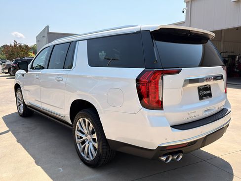 Used 2022 GMC Yukon XL Denali image 5