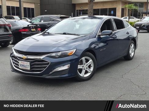 Used 2022 Chevrolet Malibu LT FWD image 1