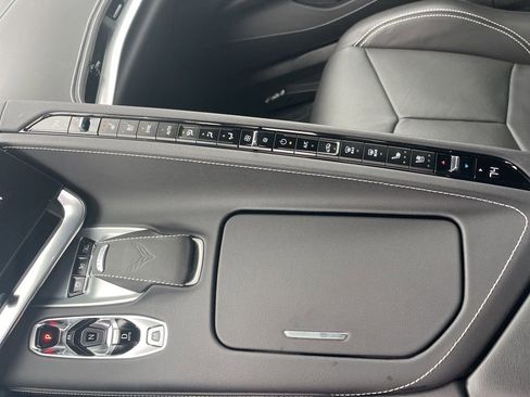 Used 2021 Chevrolet Corvette Stingray w/ Chrome Exterior Badge Package image 21