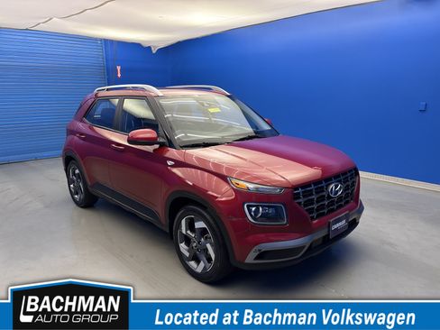 Used 2022 Hyundai Venue Limited FWD image 1