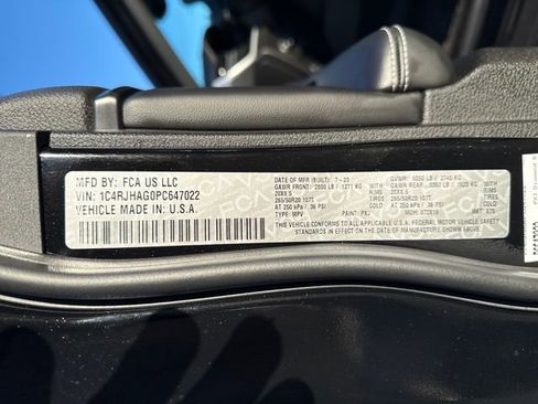 Used 2023 Jeep Grand Cherokee Altitude image 21