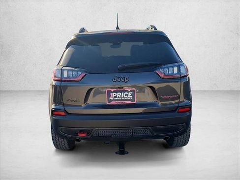Used 2022 Jeep Cherokee Trailhawk image 4
