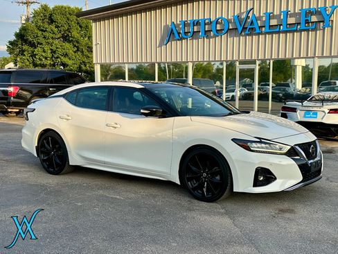 Used 2021 Nissan Maxima SR w/ Sport Mat Group FWD image 1