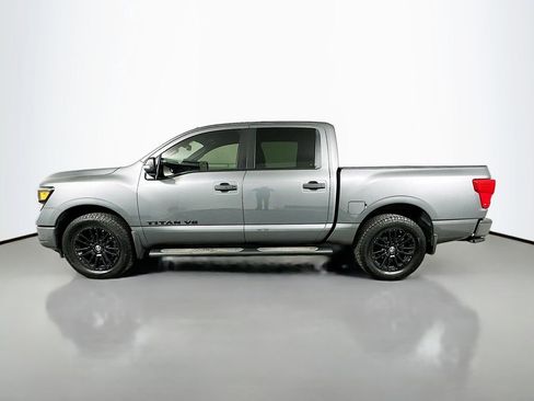 Used 2019 Nissan Titan SV w/ SV Convenience Package AWD/4WD image 8