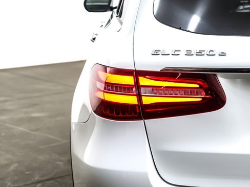 Used 2019 Mercedes-Benz GLC 350e 4MATIC image 15