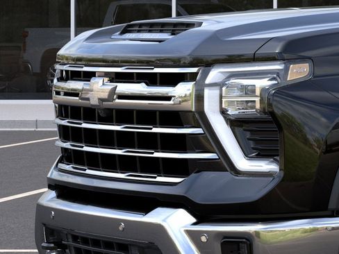 New 2026 Chevrolet Silverado 2500 LTZ w/ LTZ Premium Package AWD/4WD image 13