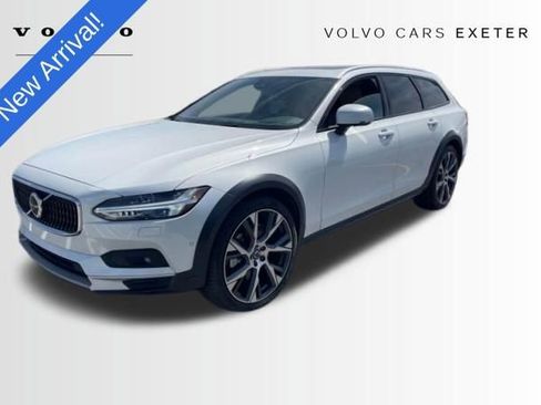 Used 2025 Volvo V90 B6 Cross Country Ultra w/ Climate Package image 1