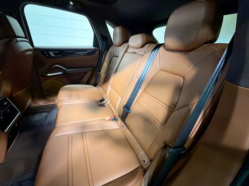 Certified 2023 Porsche Cayenne Turbo image 21