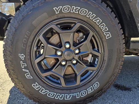 Used 2023 Jeep Wrangler Unlimited AWD/4WD image 12