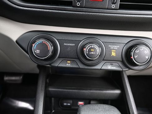 Used 2022 Kia Forte LXS w/ LXS Technology Package image 22