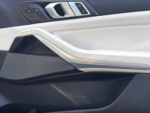Used 2019 BMW X5 xDrive50i AWD/4WD image 10