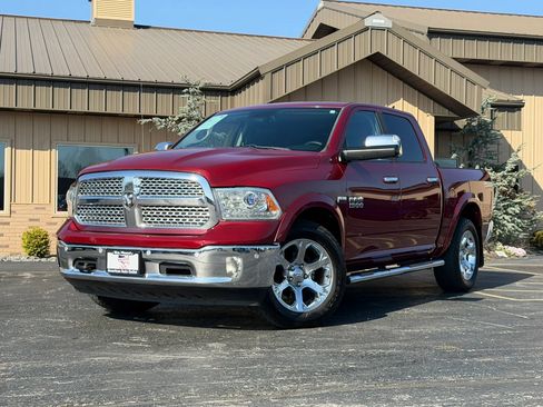 Used 2014 RAM 1500 Laramie w/ Convenience Group AWD/4WD image 2