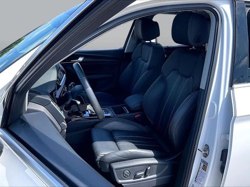 Used 2021 Audi Q5 2.0T Premium Plus w/ Premium Plus Package AWD/4WD image 8