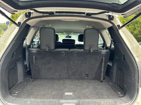 Used 2016 Nissan Pathfinder SL w/ SL Tech Package AWD/4WD image 11
