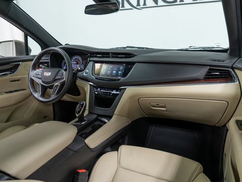 Used 2017 Cadillac XT5 Premium Luxury image 14