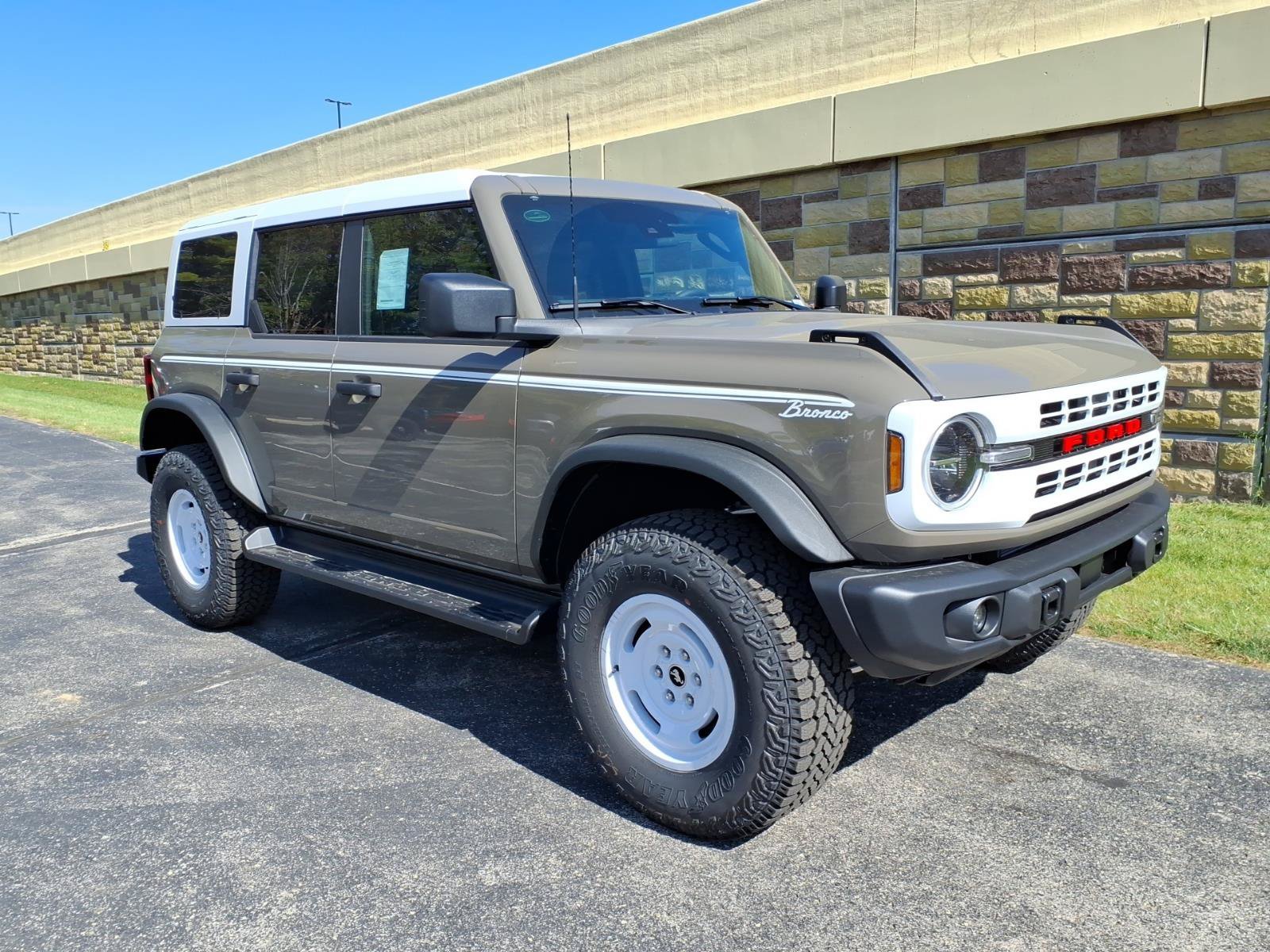 New 2026 Ford Bronco Heritage Edition AWD/4WD image 1