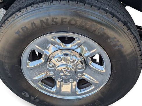 Used 2024 RAM 2500 Tradesman w/ Chrome Appearance Group AWD/4WD image 12