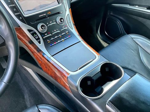 Used 2018 Lincoln MKX Reserve w/ Driver Assistance Package FWD image 16