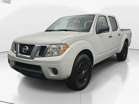Used 2019 Nissan Frontier SV image 5