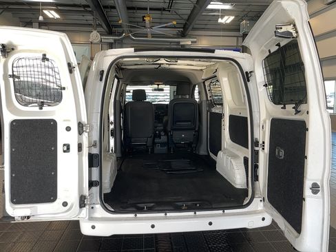 Used 2021 Nissan NV200 SV w/ Sliding Door Glass Package FWD image 10