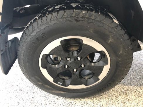 Used 2014 Jeep Wrangler Unlimited Sahara image 16